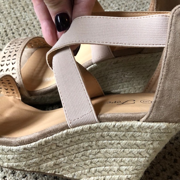 SOLD!!!!!!!NWOT Forever shoes size 8. - Picture 3 of 8